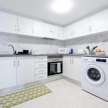 1j. Cozy Flores With Pool Apartament