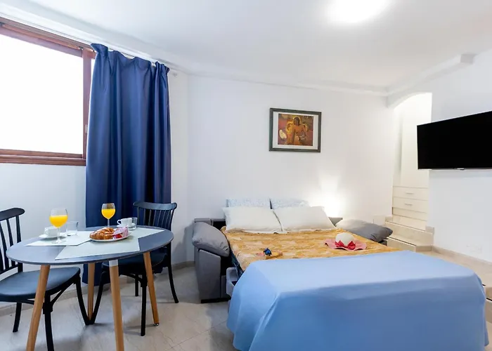 Appartement 1j. Cozy Flores With Pool