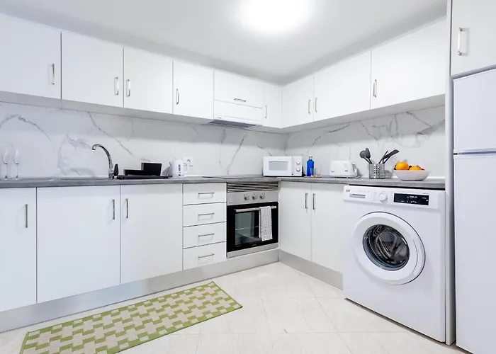 1j. Cozy Flores With Pool Appartement