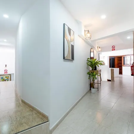 1j. Cozy Flores With Pool Apartamento