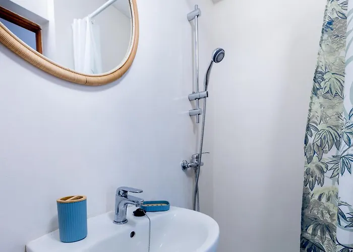 1j. Cozy Flores With Pool 아파트 *